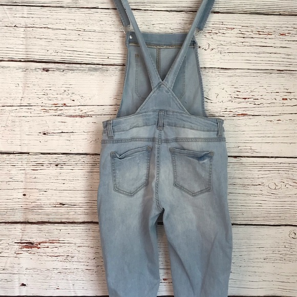 - Forever 21 overall shorts - Picture 4 of 7